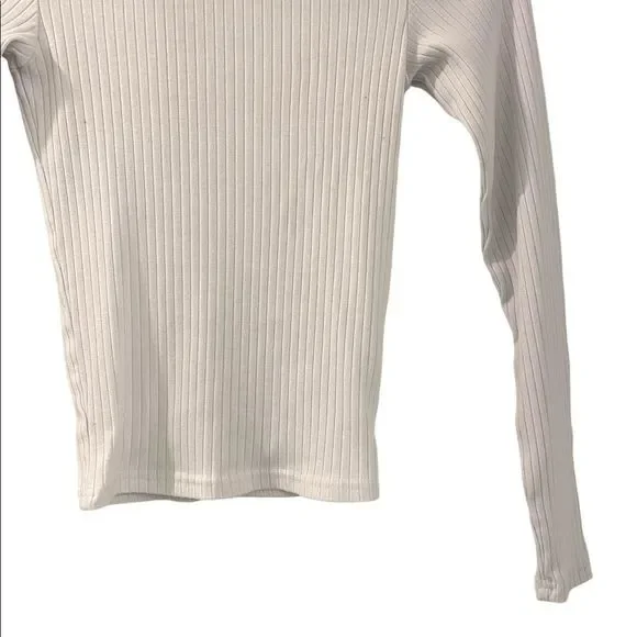 (Sold) Cotton On White Ribbed Turtle Neck Shirt, Womens XS - Picture 4 of 6